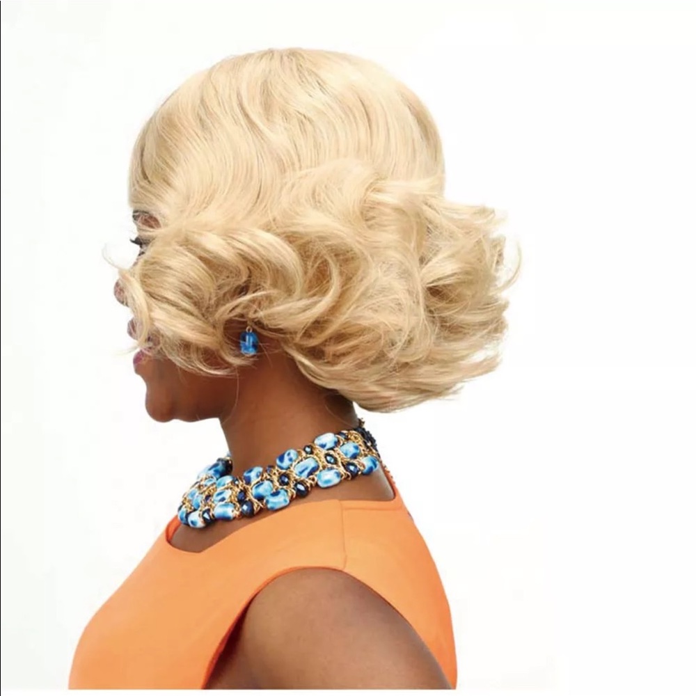 Wig - Picture 4 of 5